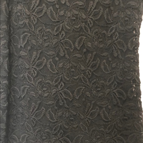 2 for 40 Guess lace tops - Picture 2 of 7